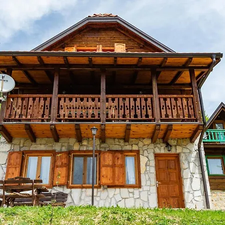 Drvene Kuce Suska - Wooden Suska